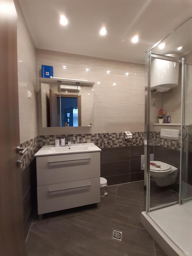 Apartment Lucky With Jacuzzi Trogir Exterior photo