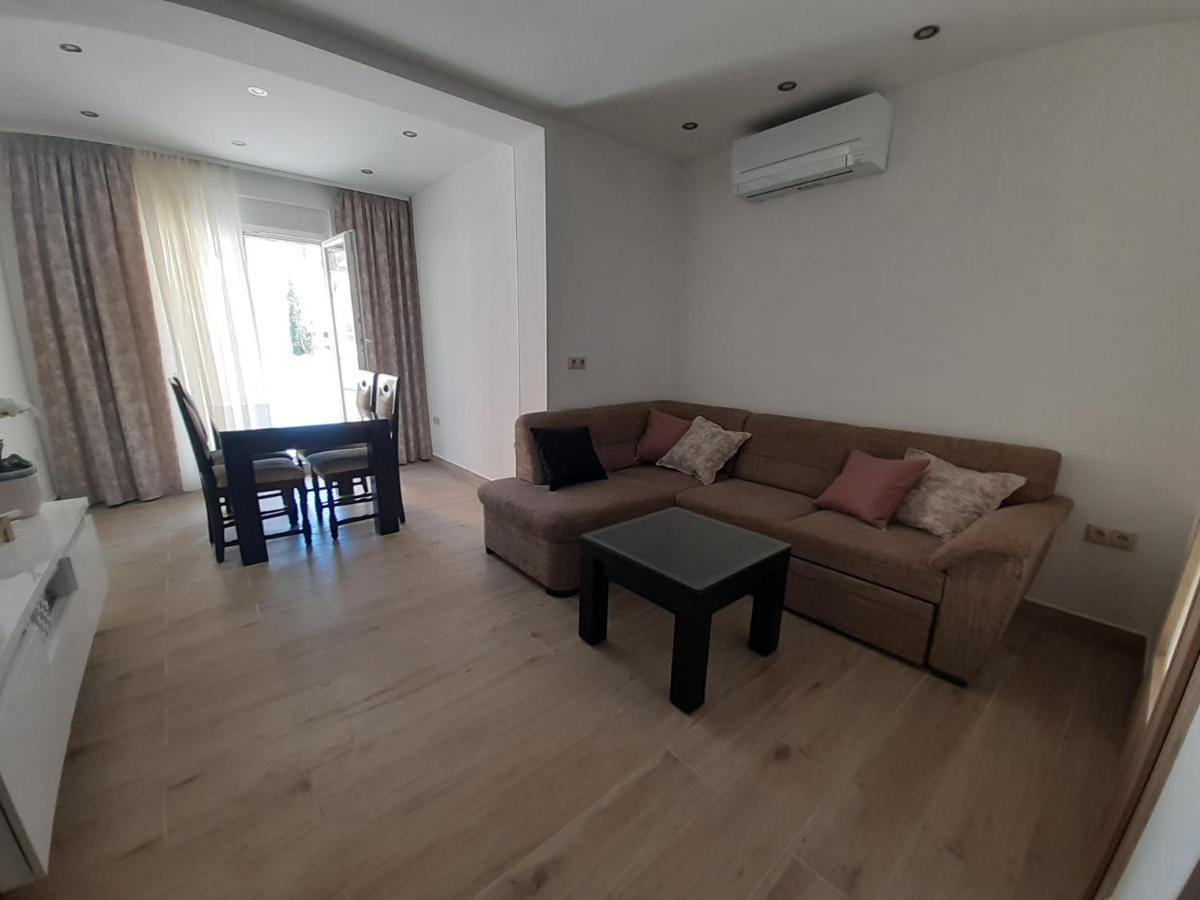 Apartment Lucky With Jacuzzi Trogir Exterior photo