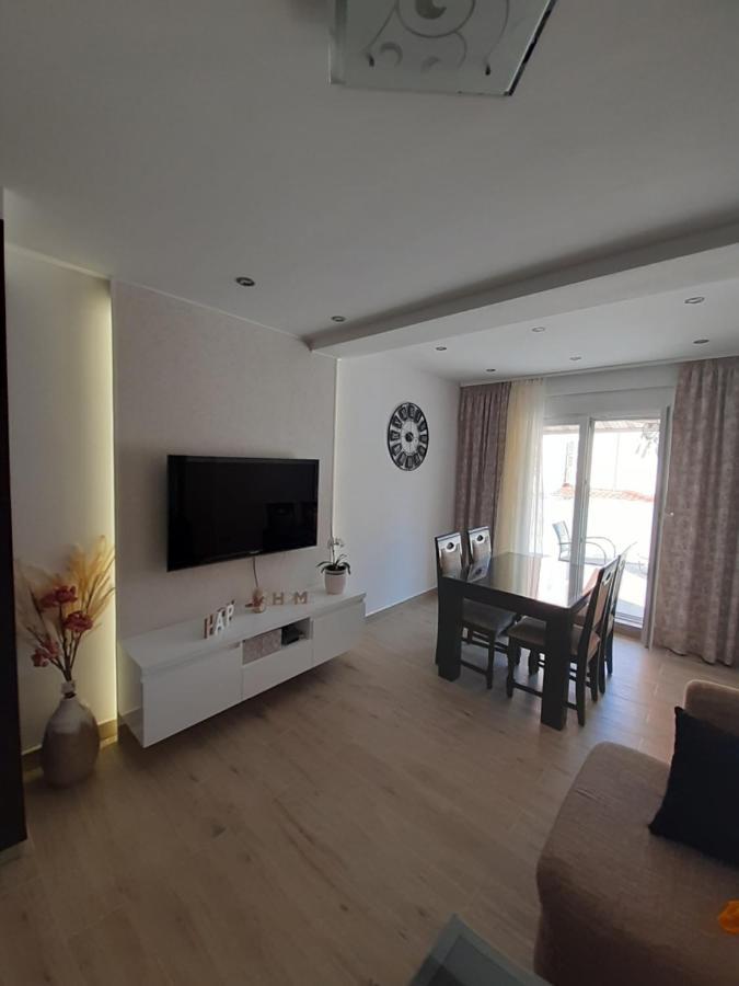 Apartment Lucky With Jacuzzi Trogir Exterior photo