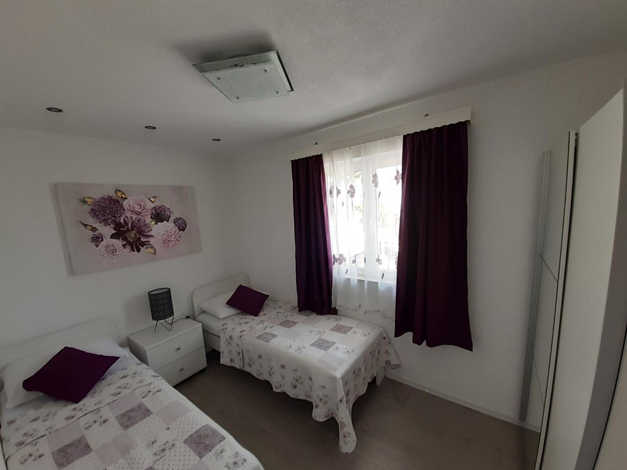 Apartment Lucky With Jacuzzi Trogir Room photo