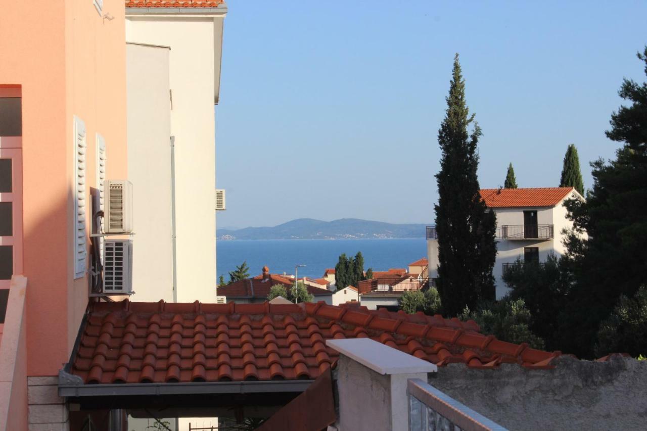 Apartment Lucky With Jacuzzi Trogir Exterior photo